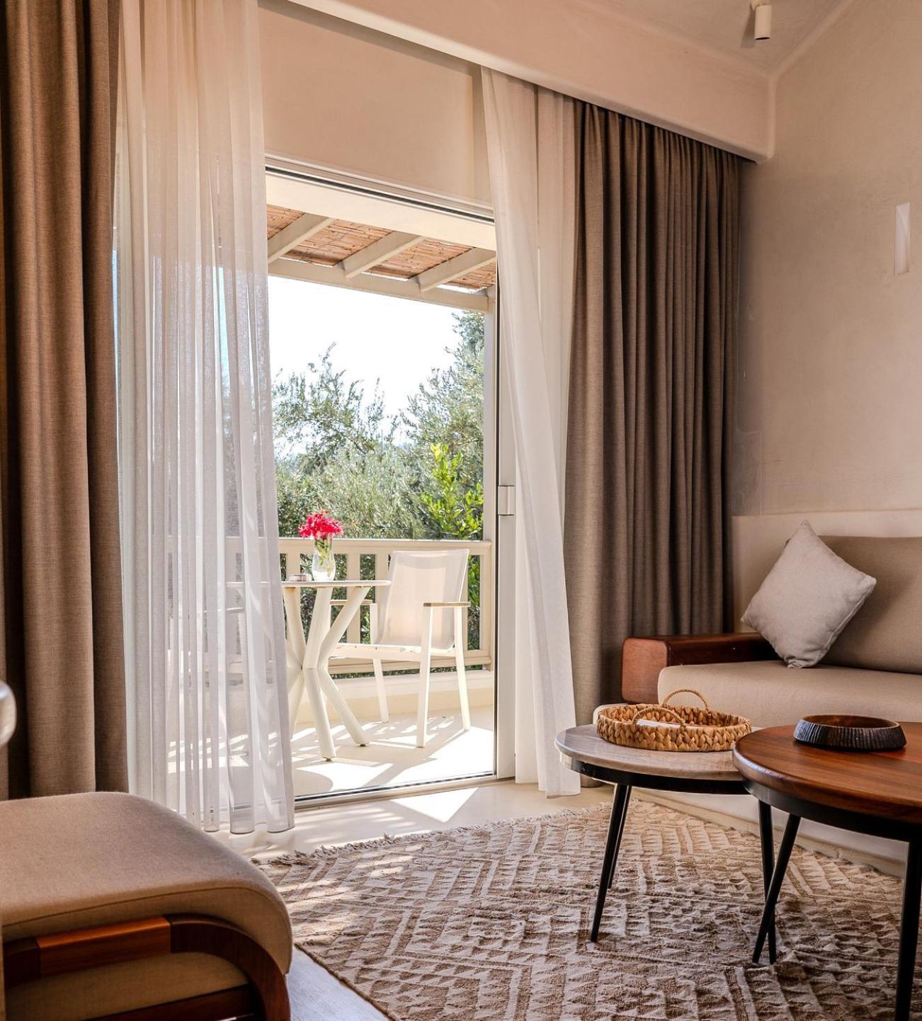 Pilos Suites Turunç Esterno foto