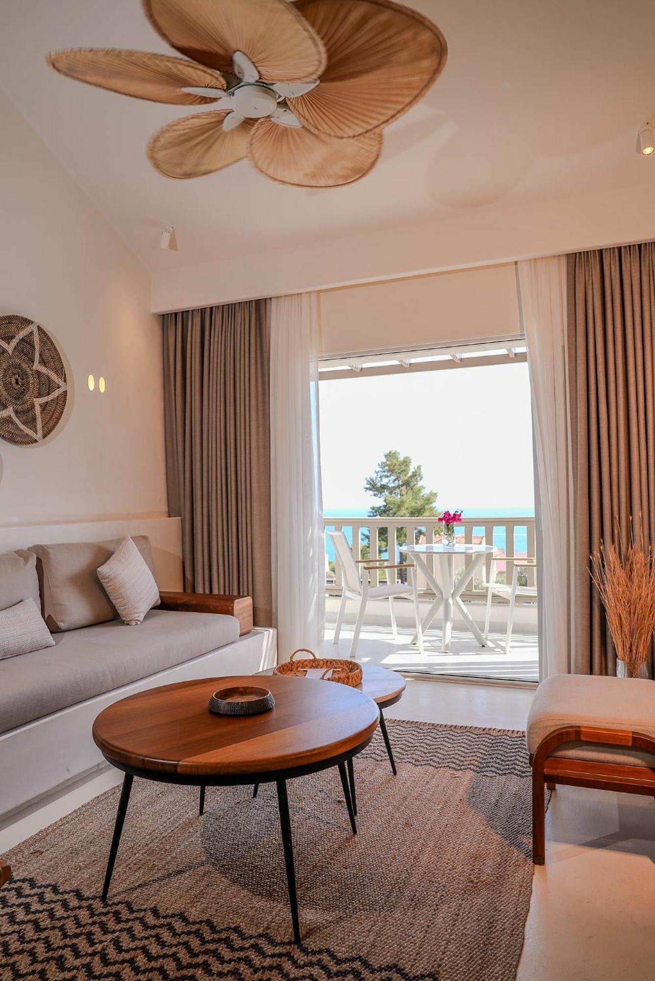 Pilos Suites Turunç Esterno foto